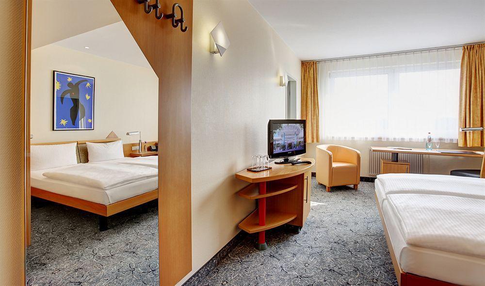 Abacus Tierpark Hotel Berlin Exterior photo