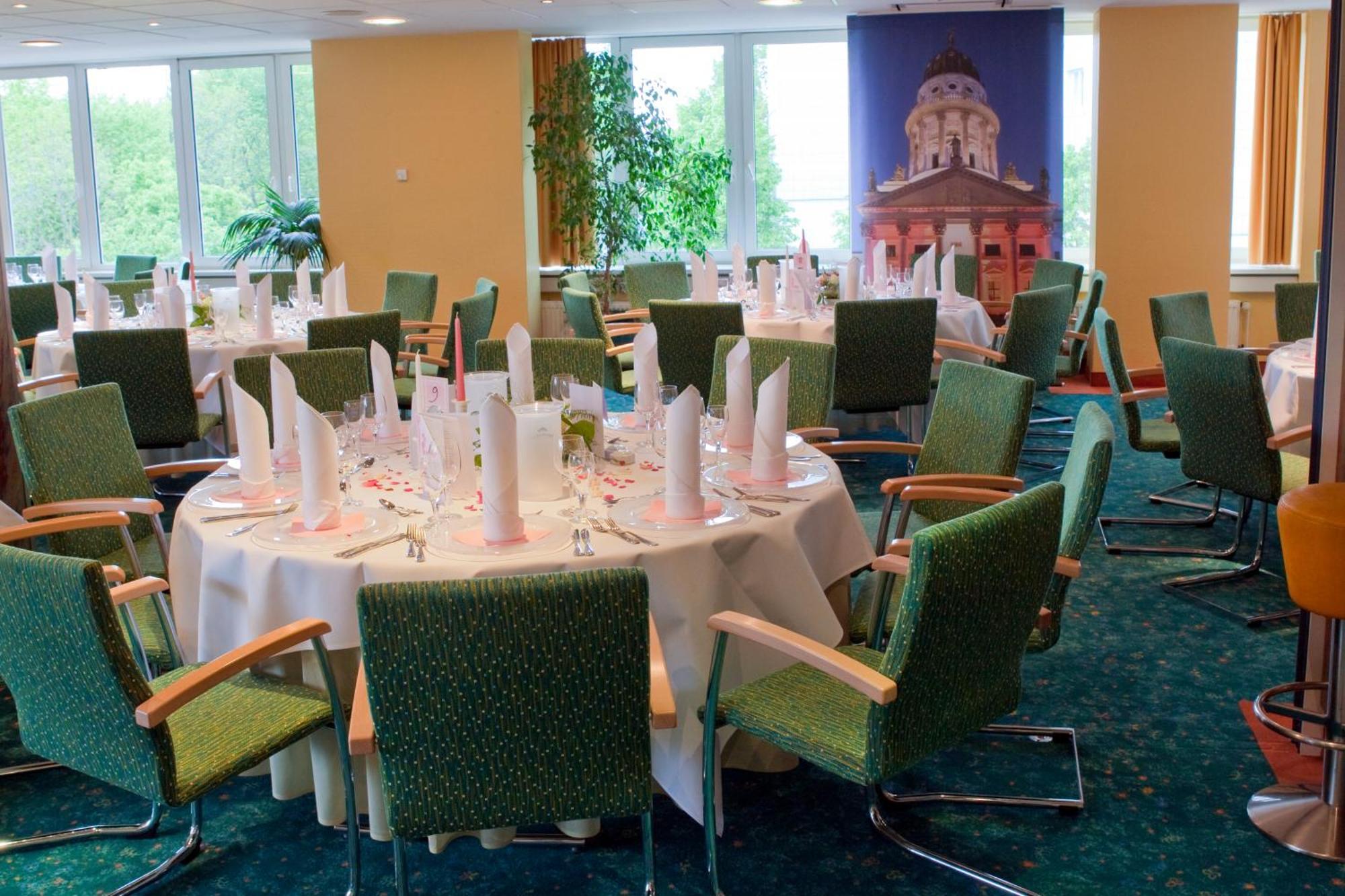 Abacus Tierpark Hotel Berlin Exterior photo