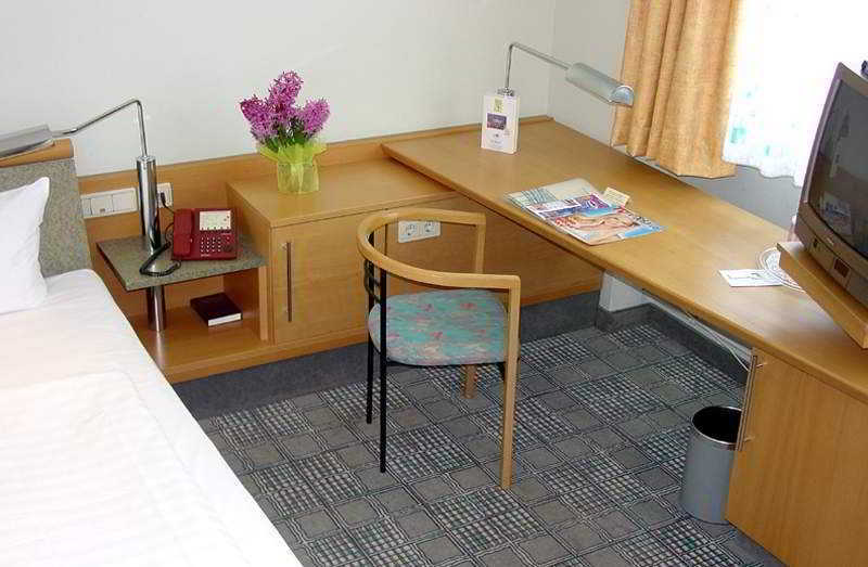 Abacus Tierpark Hotel Berlin Exterior photo