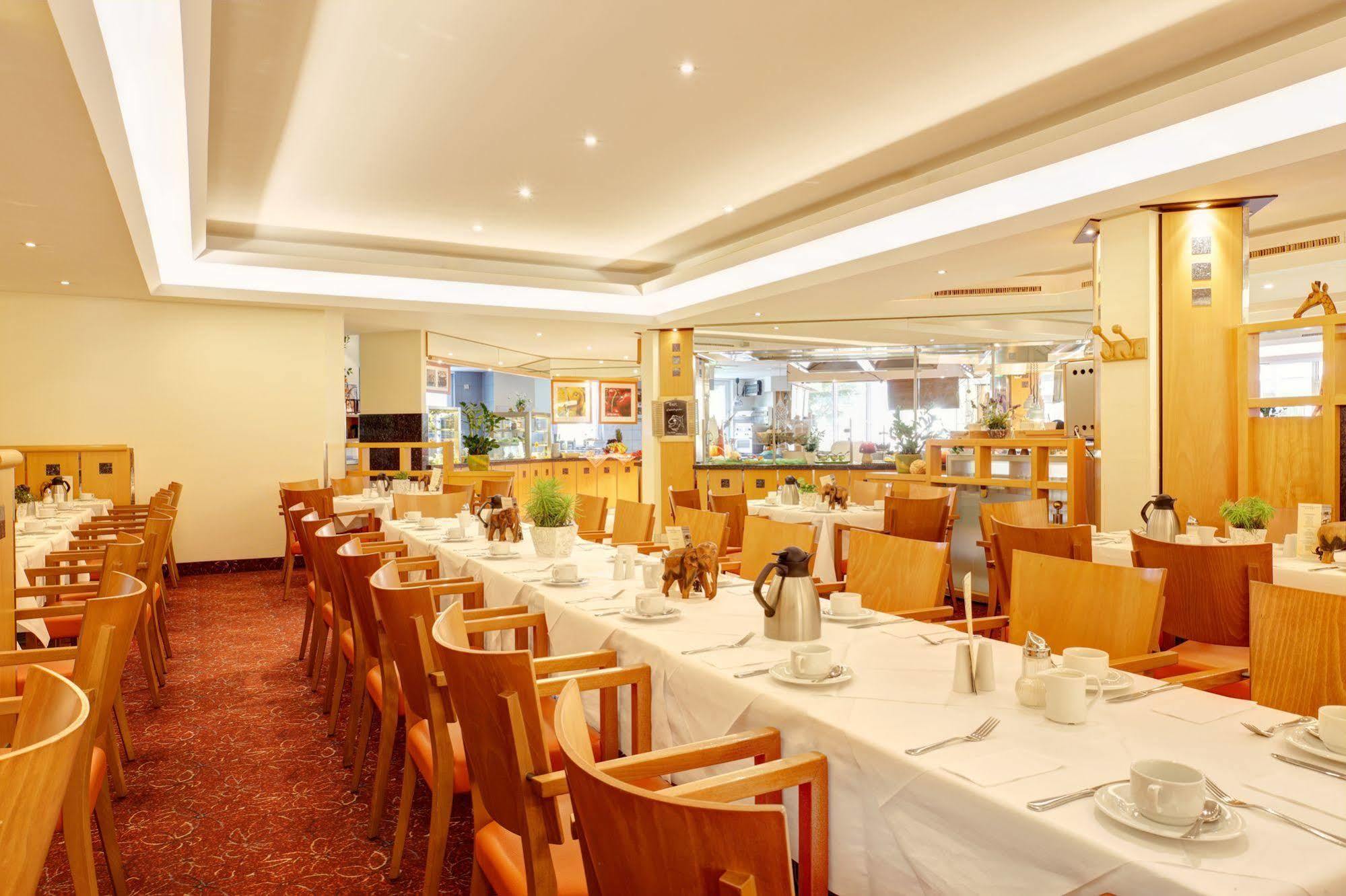 Abacus Tierpark Hotel Berlin Exterior photo