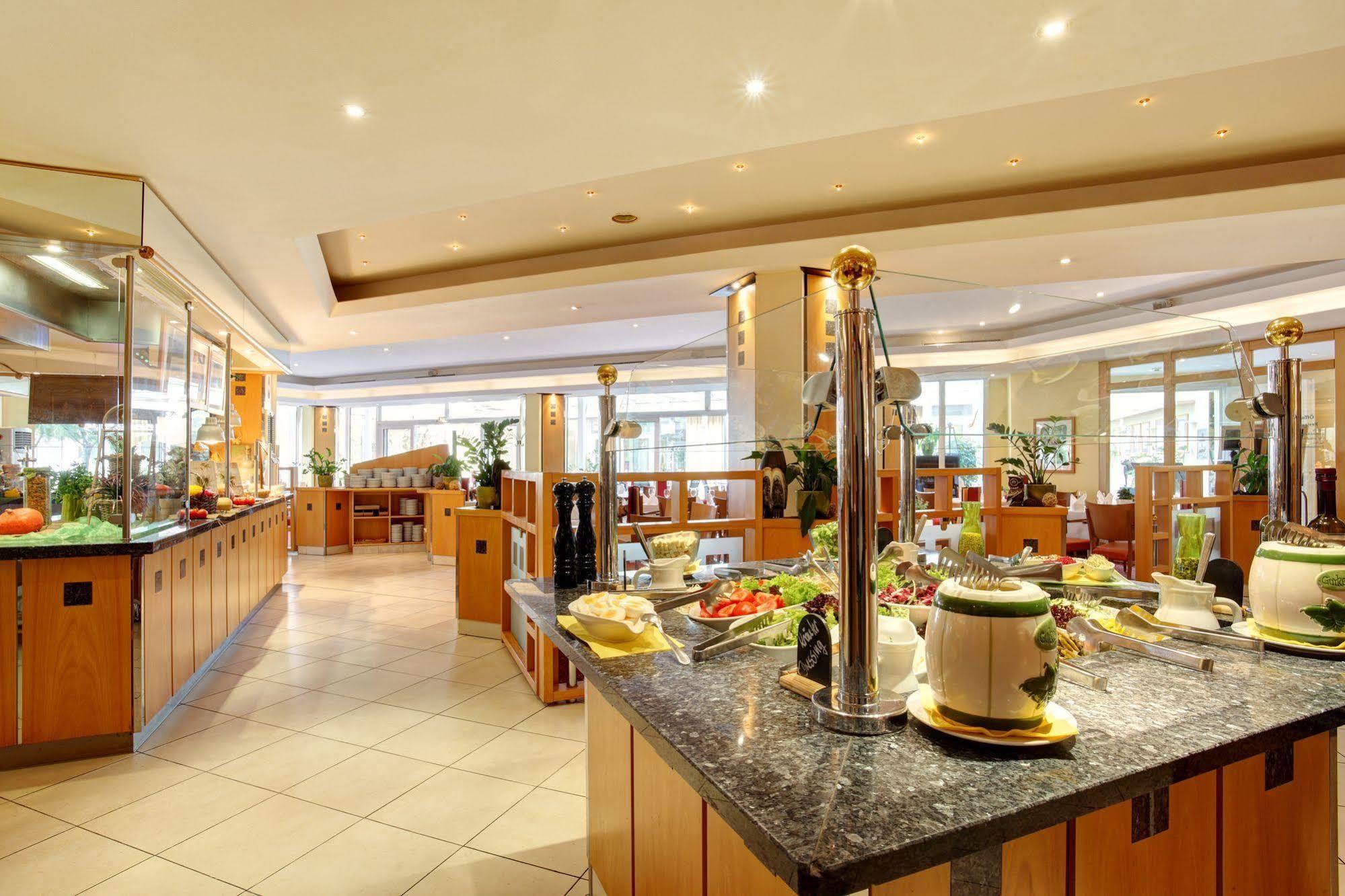 Abacus Tierpark Hotel Berlin Exterior photo