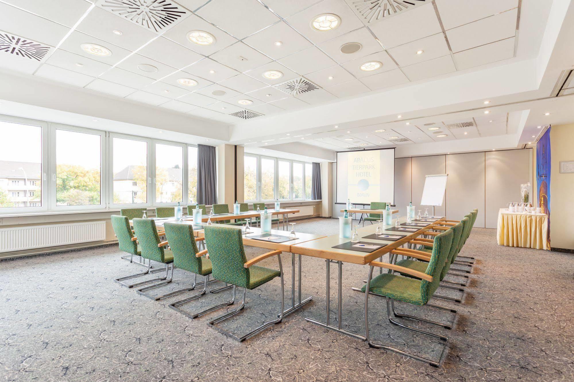Abacus Tierpark Hotel Berlin Exterior photo
